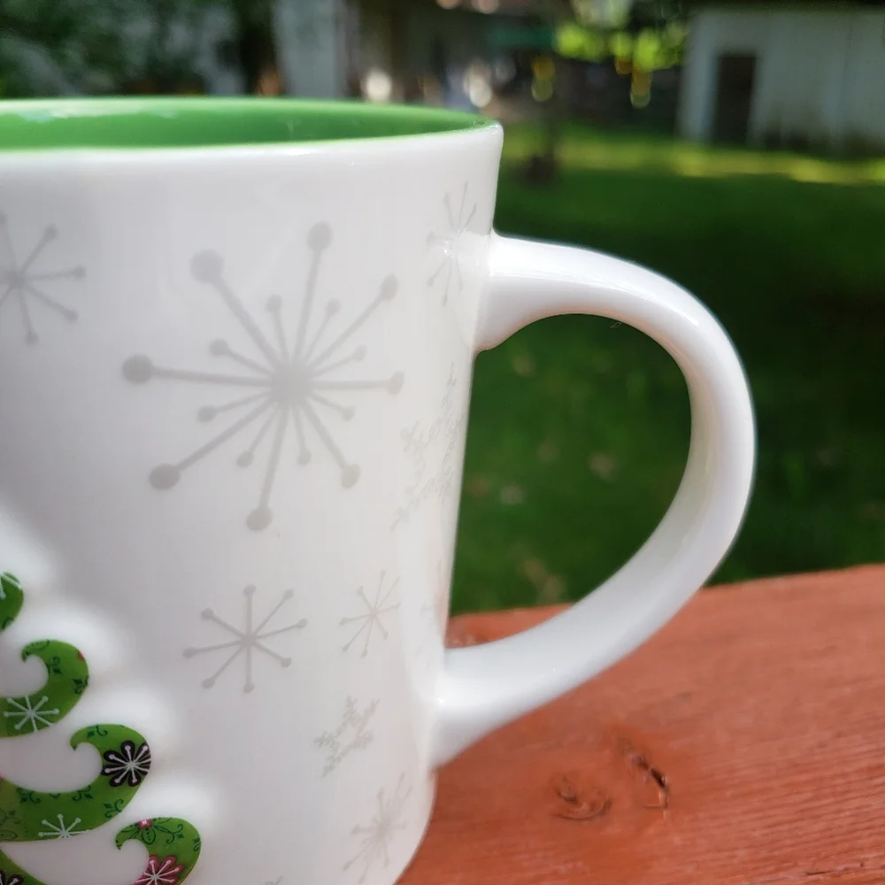 Holiday 2006 Starbucks 'Christmas Tree' Coffee Mug 17 fl oz.